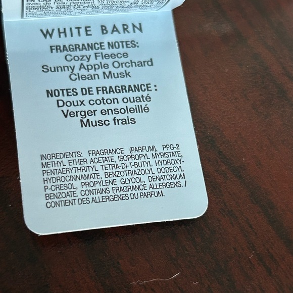 Bath & Body Works FAVORITE HOODIE CONCENTRATED ROOM SPRAY & WALLFLOWER SET - Picture 2 of 2